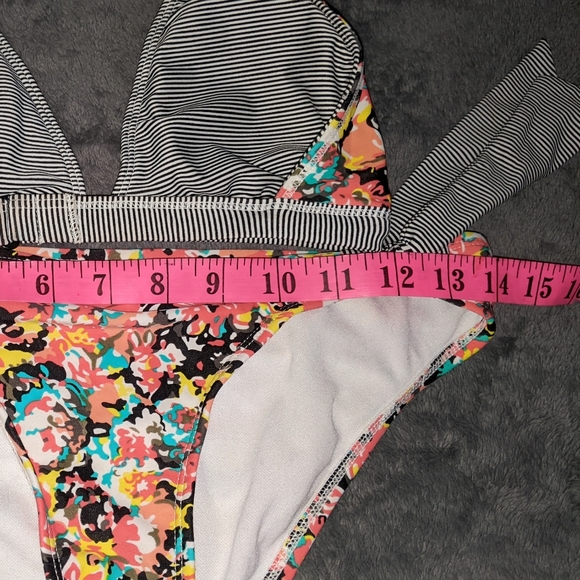 5/$25 Roxy stripe floral reversible halter bikini *broken hook - Picture 4 of 4